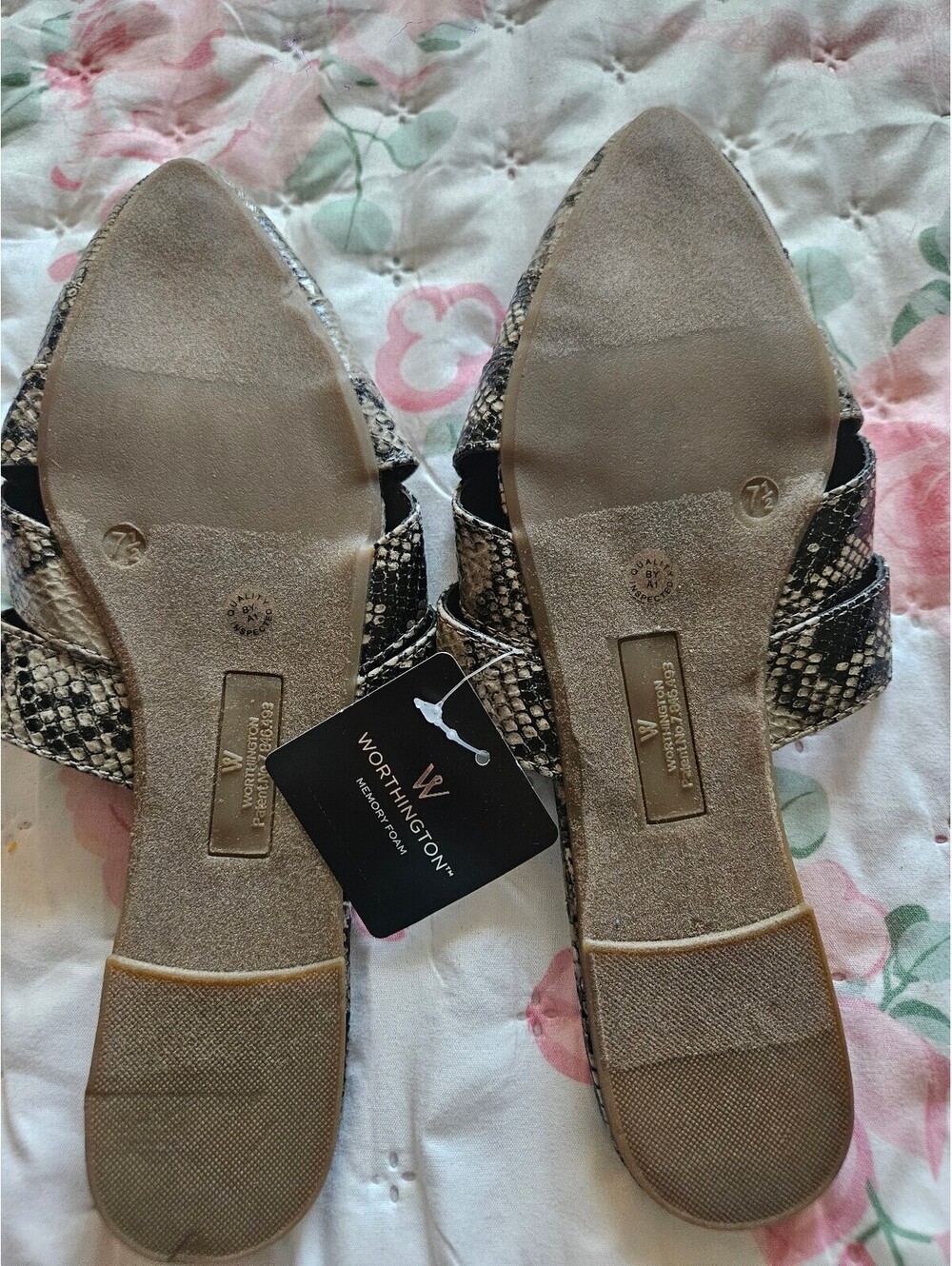 Worthington Women's Snake Print Memory Foam Slip-On Flats Size 7.5 - Picture 3 of 6